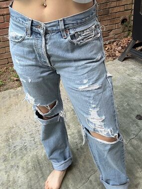 Very Ripped Levi’s Jeans